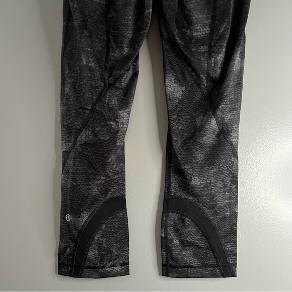 lululemon Inspire Crop II *All Full-On Luxtreme - Picture 4 of 9